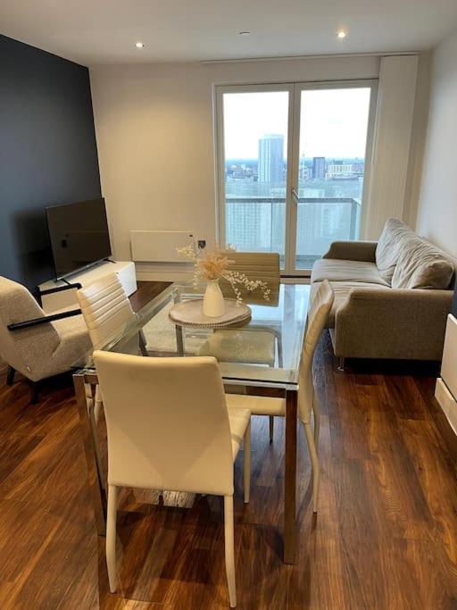 Lovely 2-Bedroom Condo With Balcony Manchester Exteriör bild