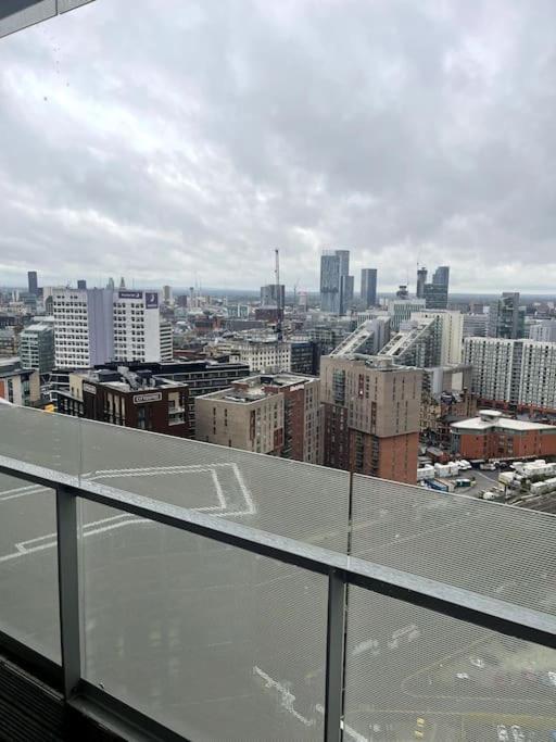 Lovely 2-Bedroom Condo With Balcony Manchester Exteriör bild